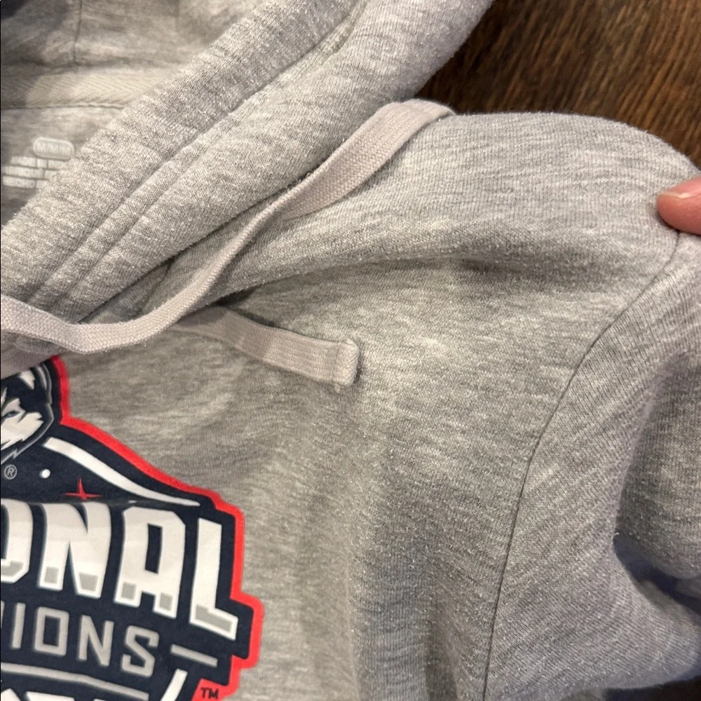 Fanatics Uconn medium hoodie Gray National Champions Hoodie